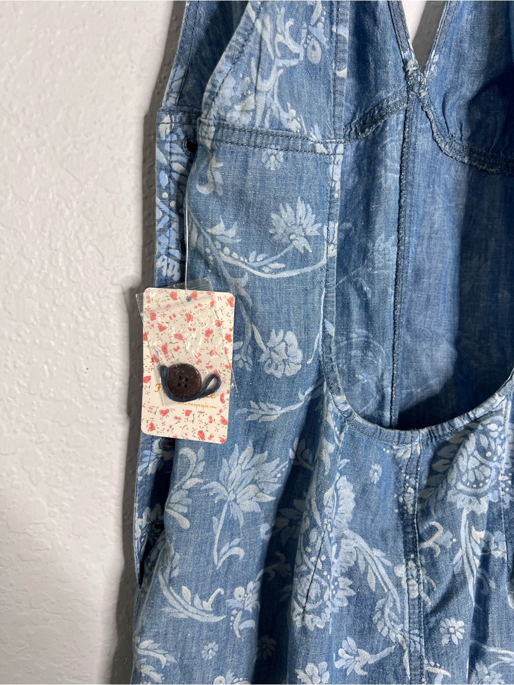 Free People Dance All Night Jumpsuit Women’s Size 6 Floral Denim Flare B1 - Picture 4 of 12